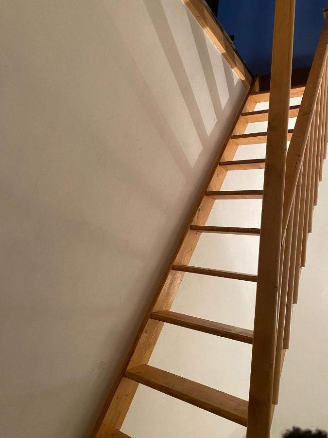 Lovely 1 Room Bedroom Loft, 20 Mins To Bgy Airport Pradalunga Εξωτερικό φωτογραφία
