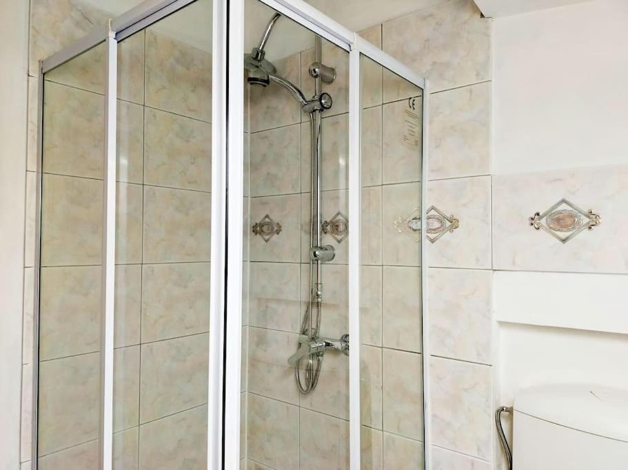 Lovely 1 Room Bedroom Loft, 20 Mins To Bgy Airport Pradalunga Εξωτερικό φωτογραφία