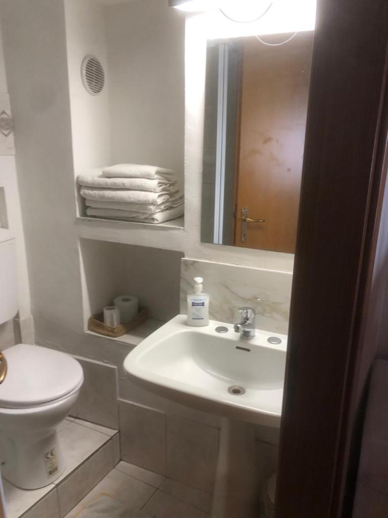 Lovely 1 Room Bedroom Loft, 20 Mins To Bgy Airport Pradalunga Εξωτερικό φωτογραφία